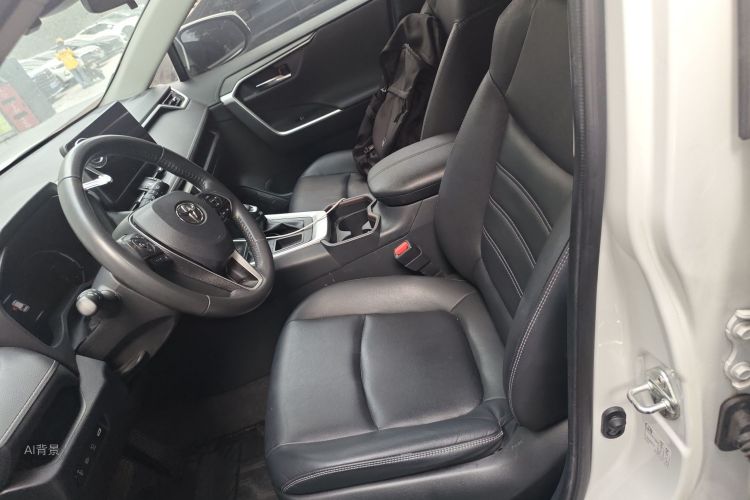 Toyota RAV4 2023 car image #17