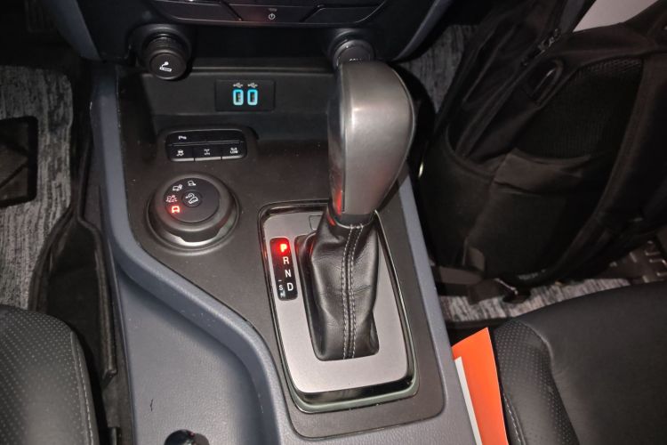 Ford Everest 2017 صورة سيارة #17