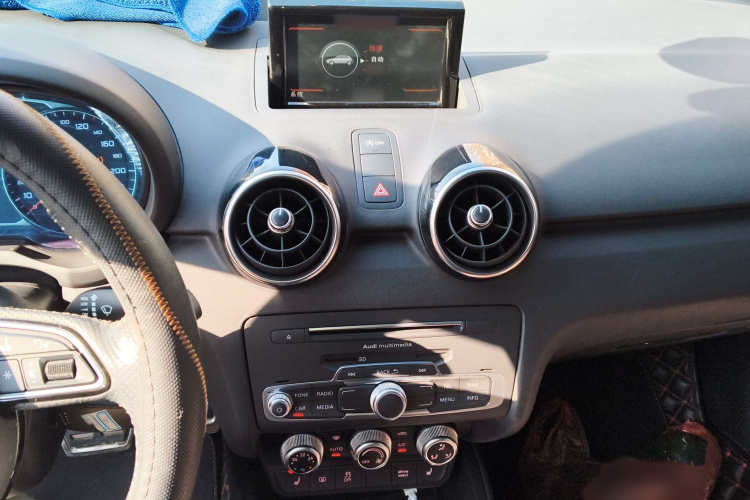 Audi A1 2016 car image #17