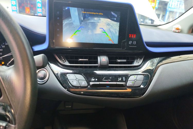 Toyota C-HR 2022 car image #17