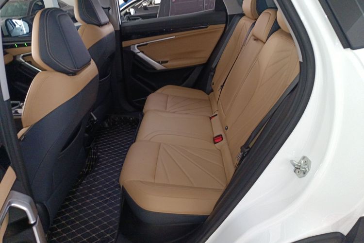 GEELY Boyue L 2023 immagine di auto #17