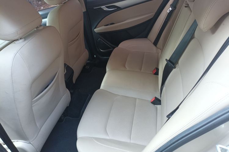 GEELY Emgrand 2018 #17 GEELY Emgrand 2018 car image #17