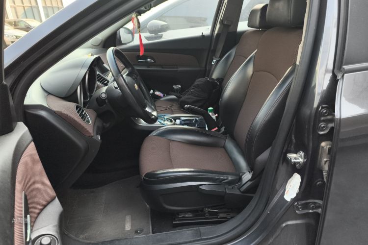 Chevrolet Cruze 2014 immagine di auto #17