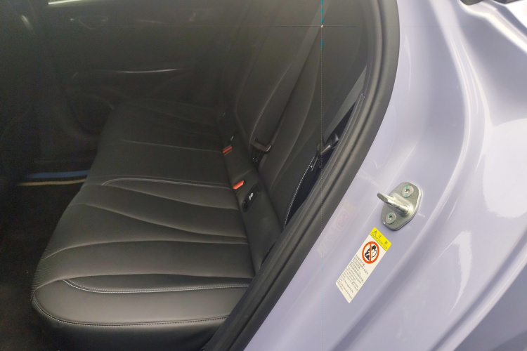 BYD Seal 2025 car image #17