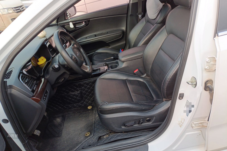 起亚 起亚K4 2016 汽车图片 #17