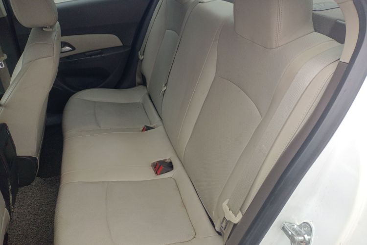 Chevrolet Cruze 2015 immagine di auto #17