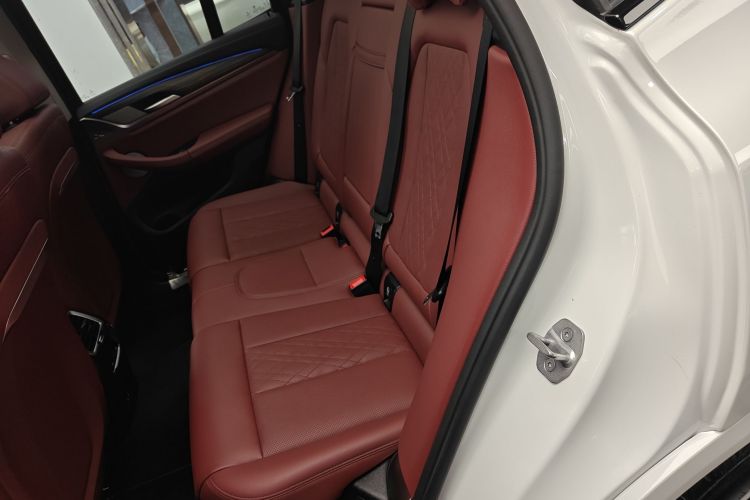 BMW X3 2022 car image #17