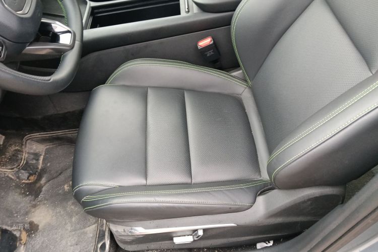 领克 领克06 EM-P 2025 汽车图片 #17