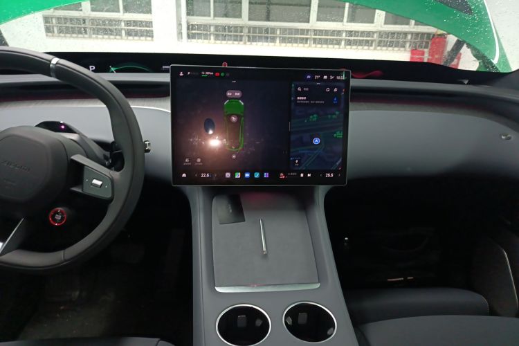 MI YU7 2025 car image #17