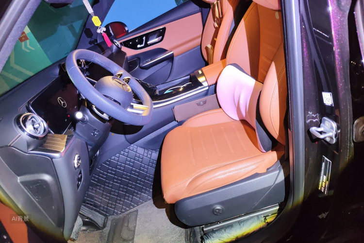 Mercedes-Benz GLC Class 2024 immagine di auto #17