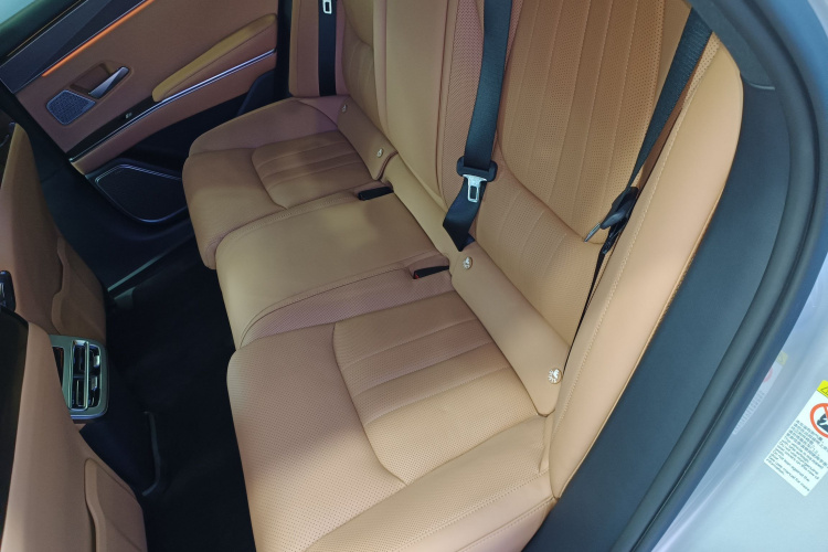 BYD HanL 2025 car image #17