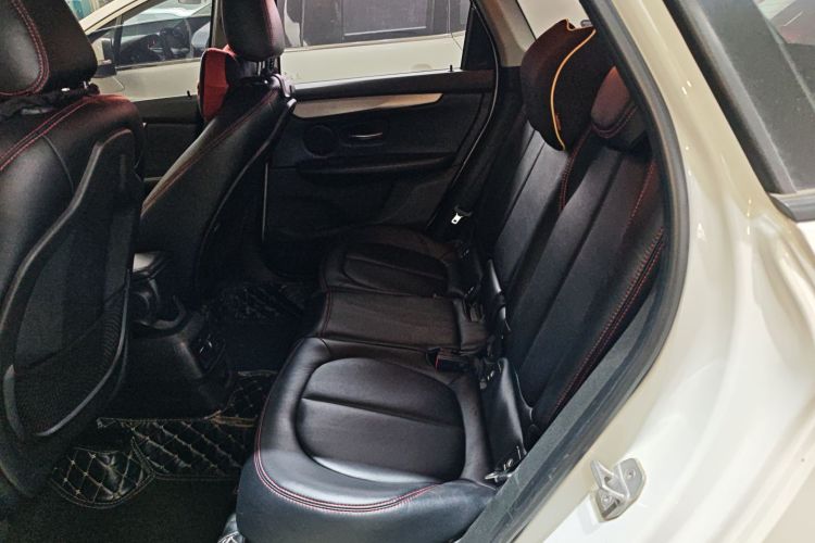 BMW 2 Series Tourer 2016 car image #17