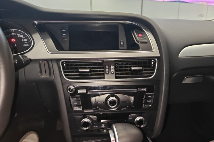 Audi A4L 2015 car image #17
