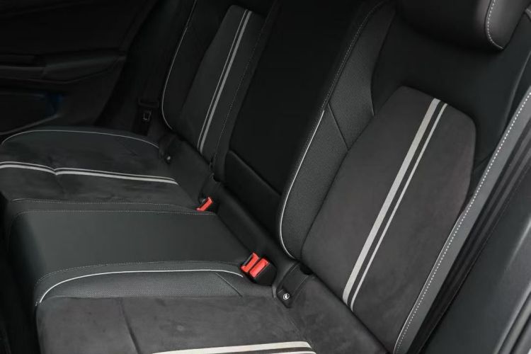 Volkswagen Golf 2022 car image #17