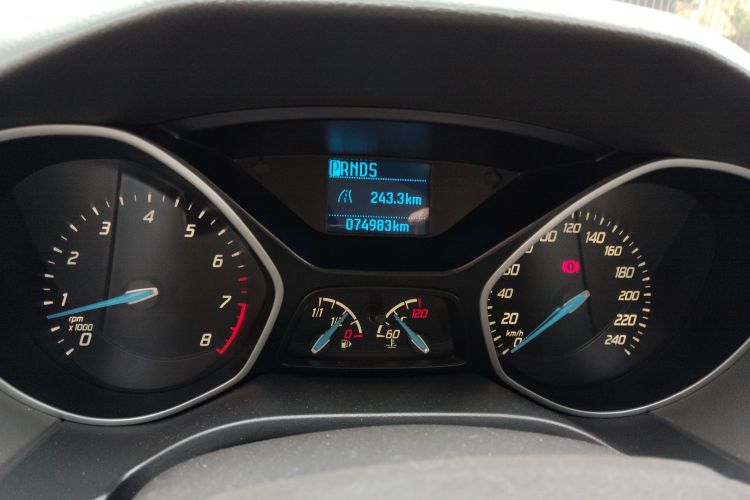 Ford Focus 2015 image de voiture #17