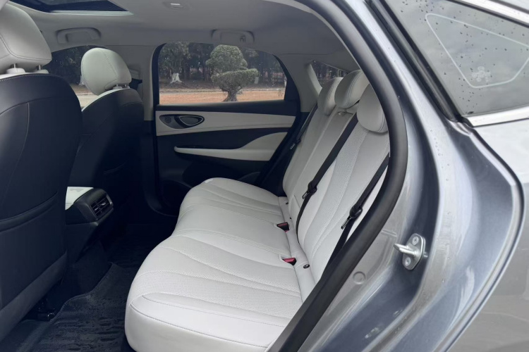 BYD Seal 05 DM-i 2025 #17 BYD Seal 05 DM-i 2025 car image #17