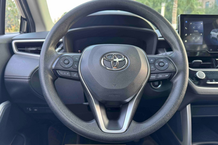 Toyota Frontlander 2023 #17 Toyota Frontlander 2023 immagine di auto #17