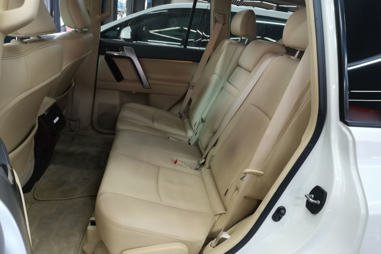 Toyota Land Cruiser Prado 2017 #17 Toyota Land Cruiser Prado 2017 car image #17