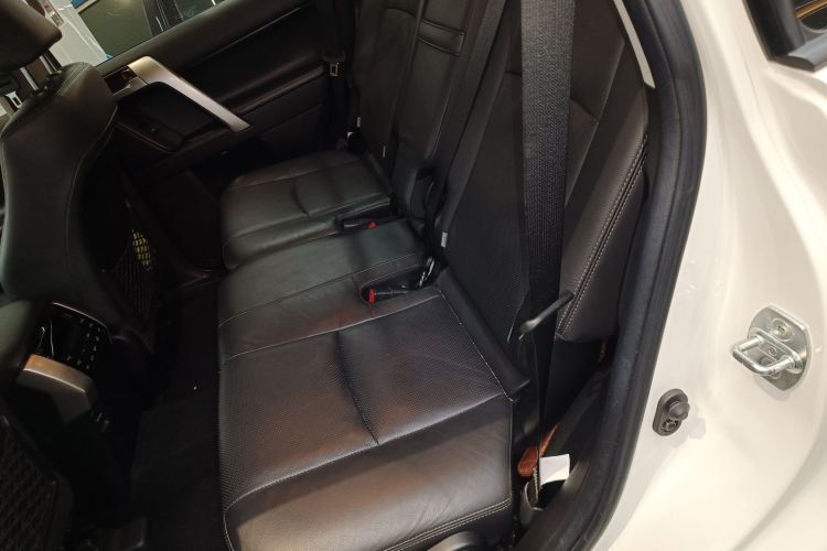 Toyota Land Cruiser Prado 2020 #17 Toyota Land Cruiser Prado 2020 car image #17