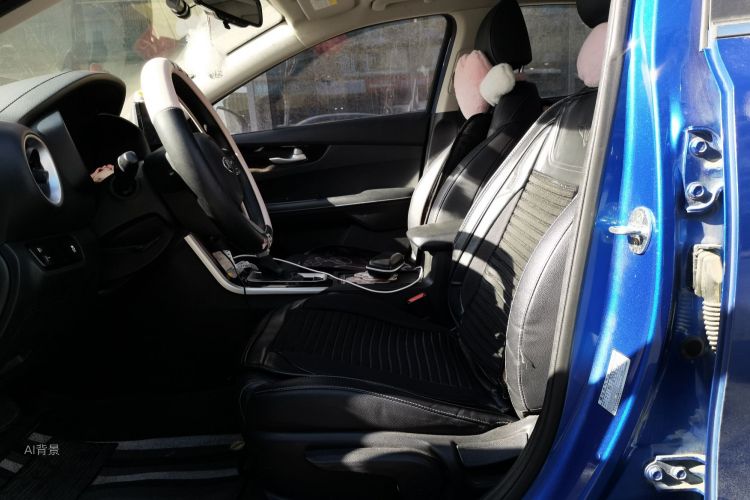 Kia K3 2020 car image #17