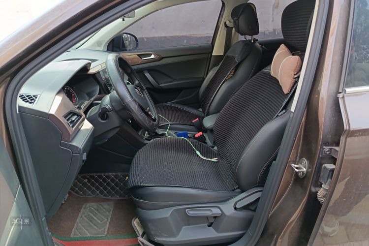 Volkswagen Tharu 2020 car image #17