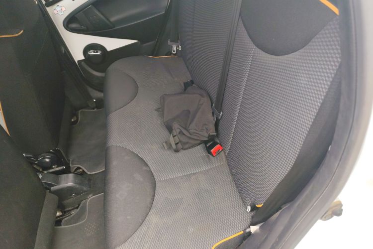 BYD e1 2021 car image #17