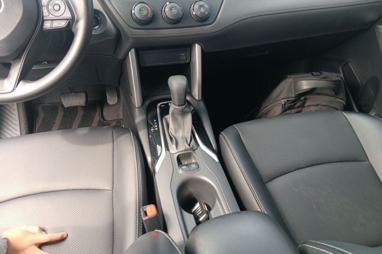 Corolla Cross 2024 car image #17