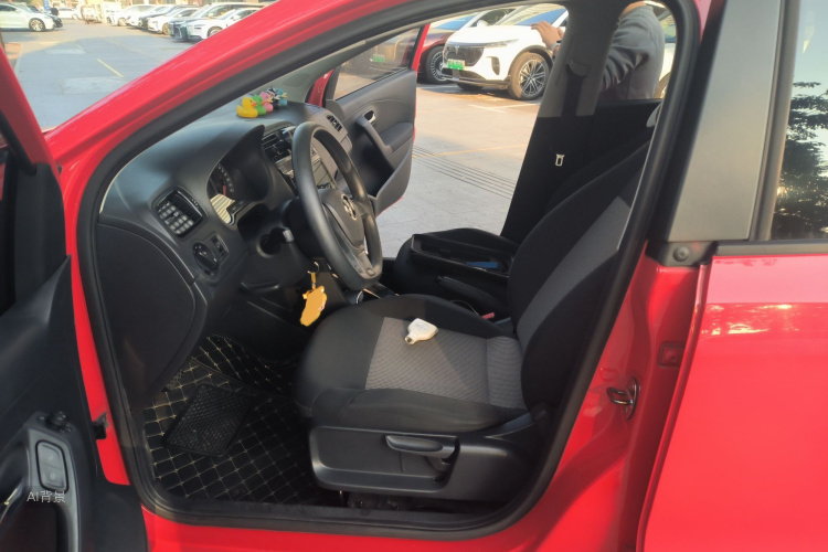 Polo 2018 car image #17