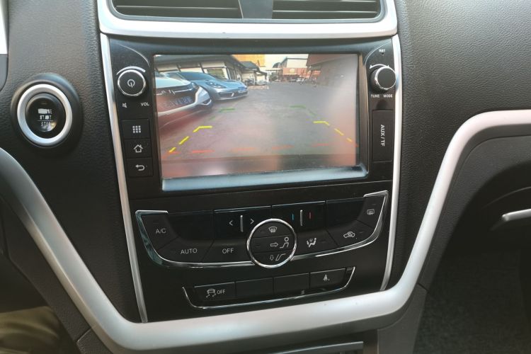 GEELY Emgrand 2015 immagine di auto #17