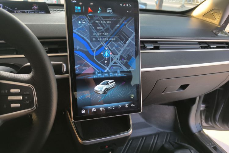 哪吒汽车 哪吒V 2021 汽车图片 #17