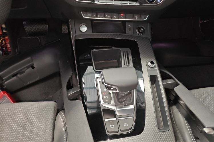 Audi Q5L Sportback 2021 car image #17