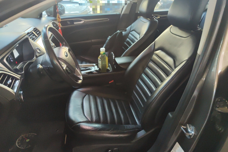 Ford Mondeo 2015 car image #17