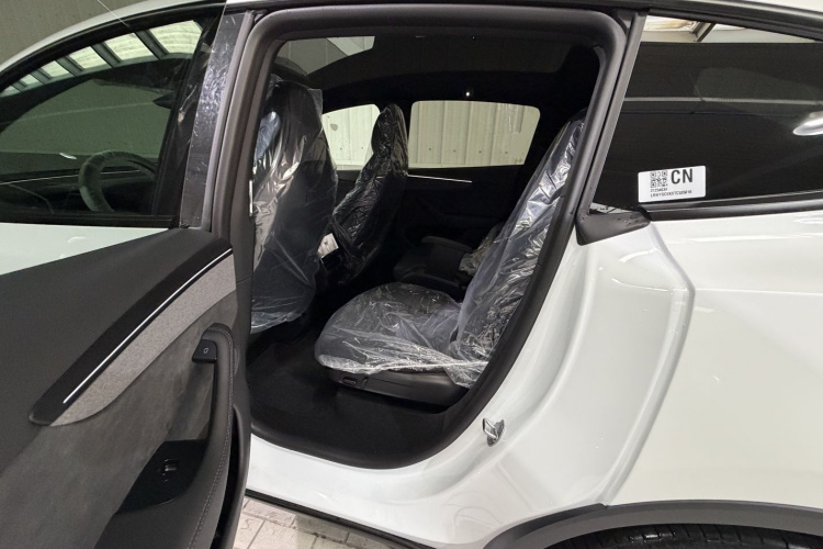 特斯拉 Model Y L 2025 汽车图片 #17
