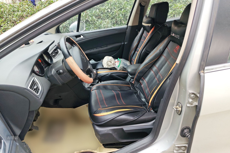 Peugeot 308 2015 car image #17