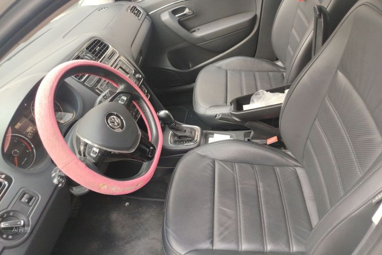 Polo 2015 car image #17