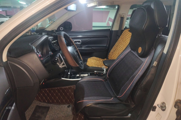 劳斯莱斯 欧蓝德 2017 汽车图片 #17