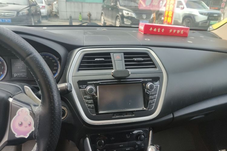 Suzuki S-Cross 2014 immagine di auto #17