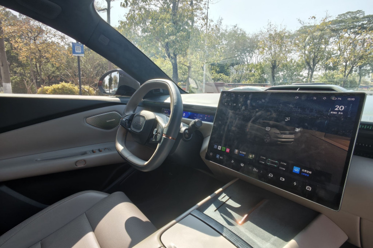 Lynk & Co 2024 car image #17