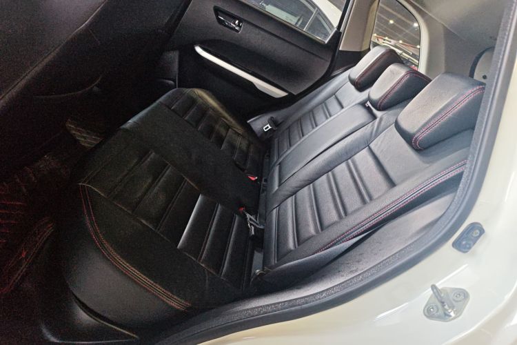 Suzuki Vitara 2016 image de voiture #17