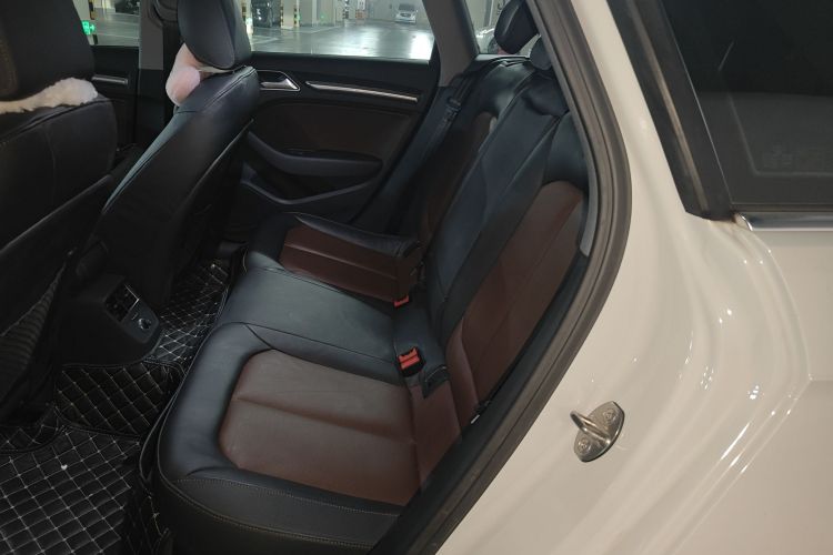 Audi A3 2019 car image #17