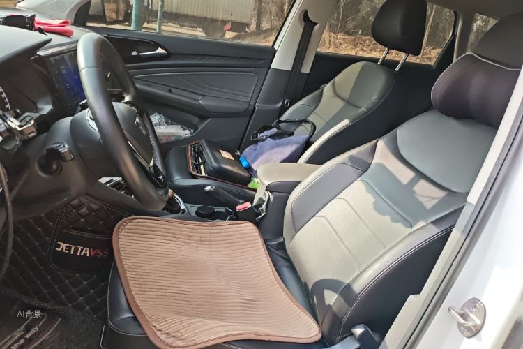 VS5 2019 car image #17