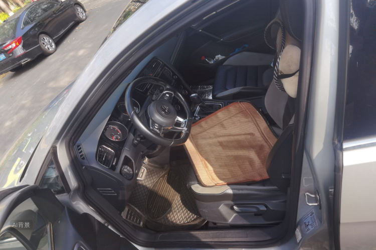 Volkswagen Golf 2015 car image #17