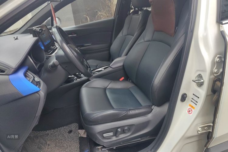 Toyota C-HR 2019 immagine di auto #17