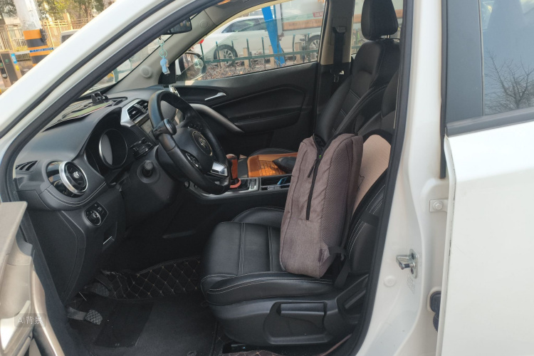 MG GS 2018 car image #17