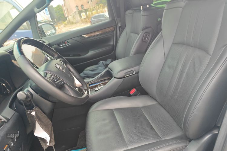 Toyota Vellfire 2020 صورة سيارة #17