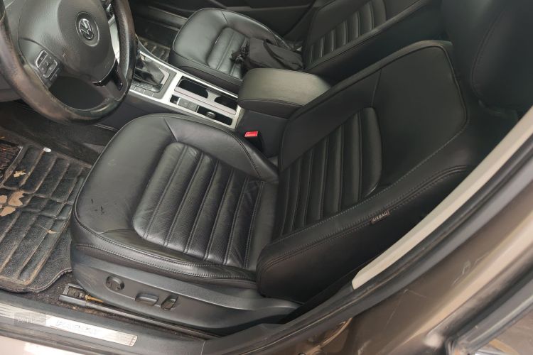 Volkswagen Passat 2014 car image #17