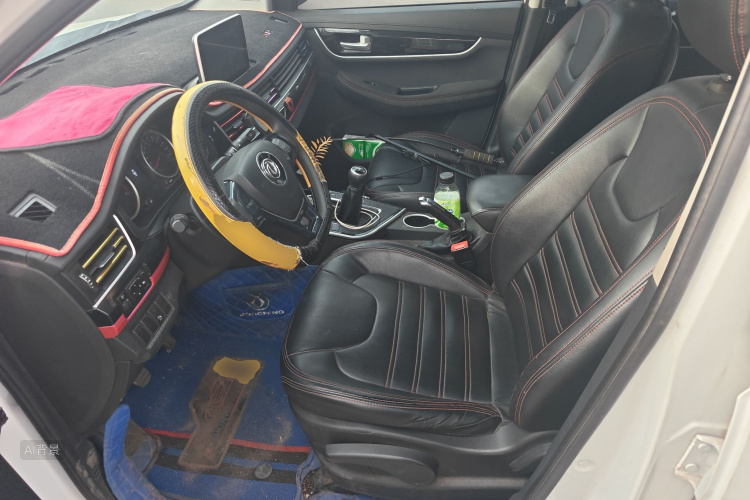 Forthing SX6 2019 car image #17