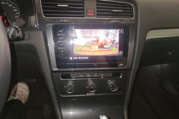 Volkswagen Golf 2020 car image #17