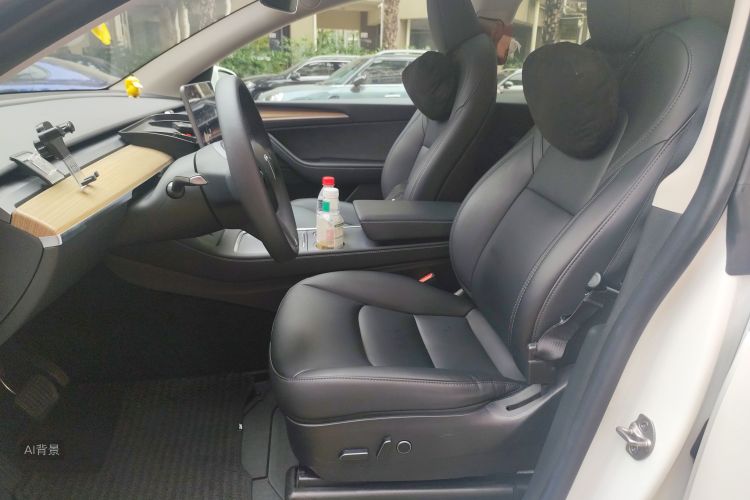 Tesla Model Y 2022 car image #17