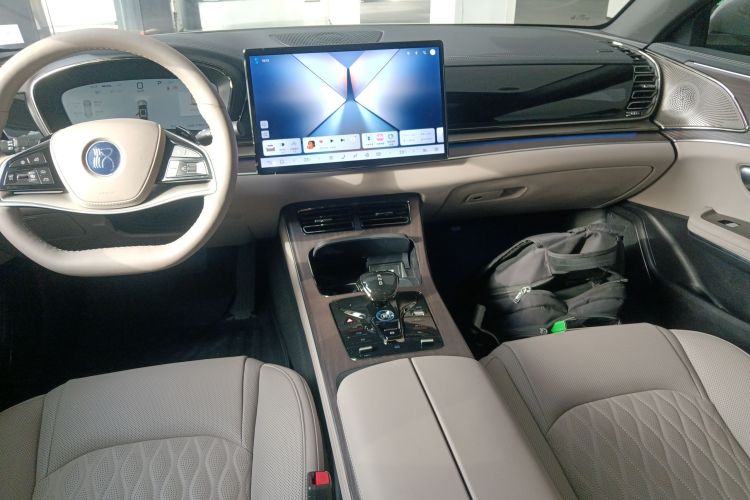 BYD Han 2024 صورة سيارة #17